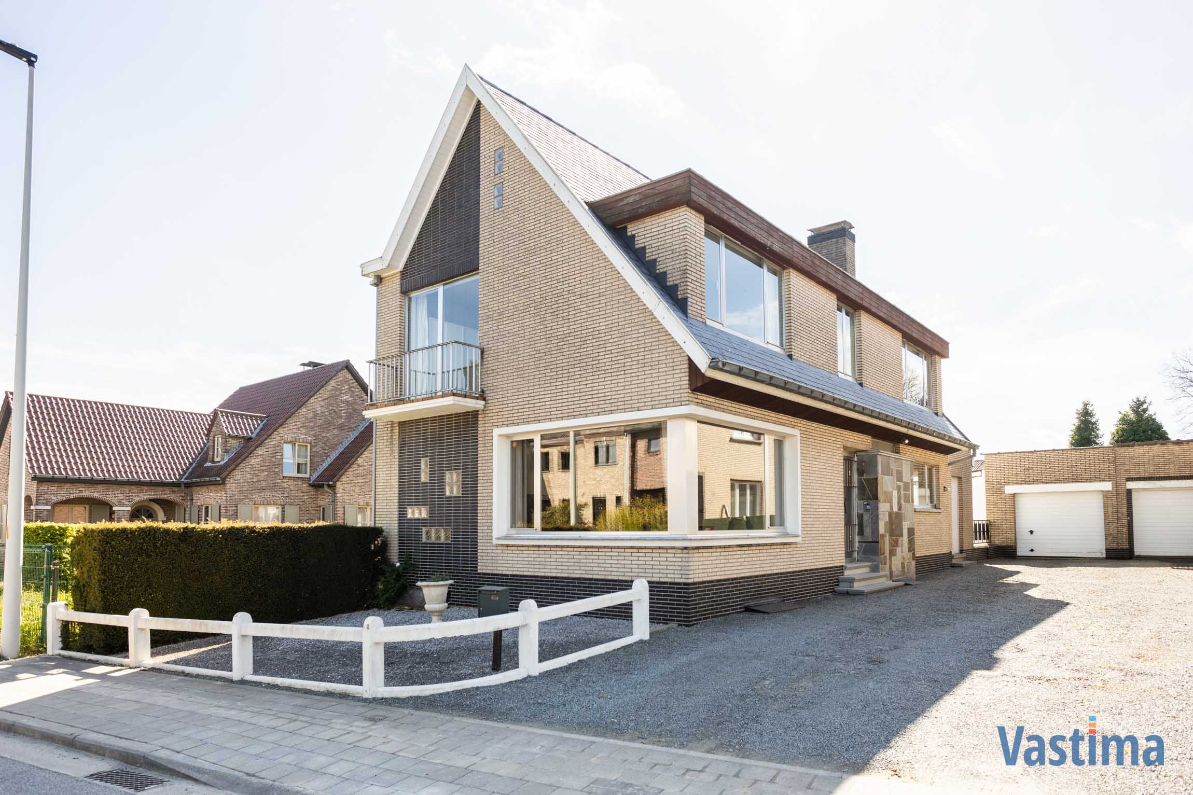 Immo Vastima - Huis Te koop Nieuwerkerken - Op te frissen woning met prachtig weids uitzicht